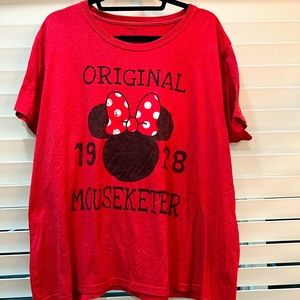 Musketeer Disneyland tee